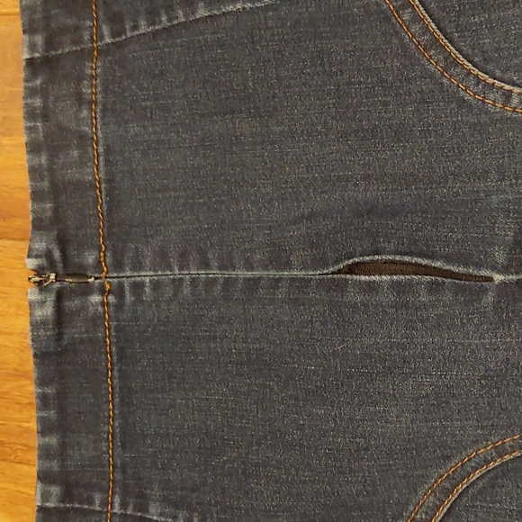 Denim skirt - Picture 3 of 3